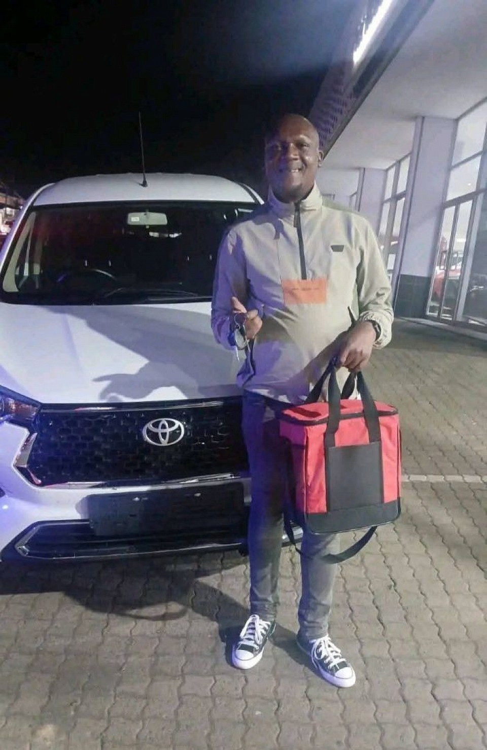 Congratulations Mr Nkambule 🎀 on your brand new Toyota Rumion 🫱🏽‍🫲🏾 thanks for doing business with us 🥳  Late night delivery done and dusted😁