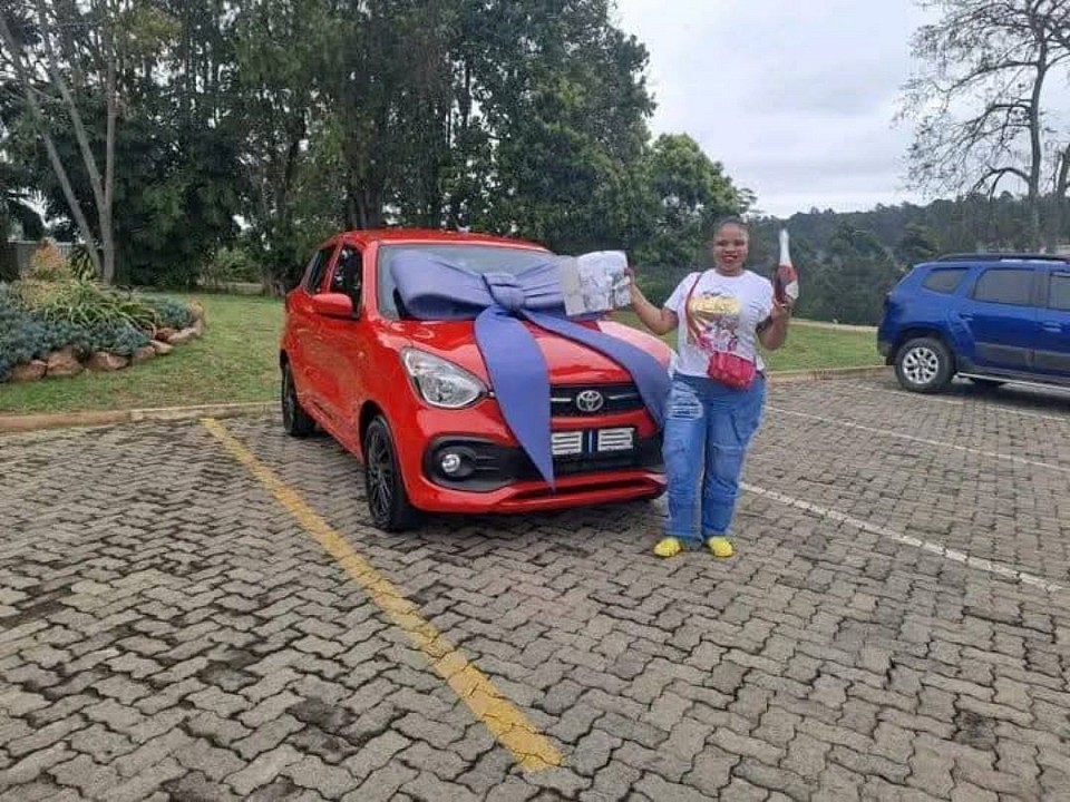 Congratulations to Ms Njoko🎀on taking   delivery of your  Toyota Vitz 1.0 XS🎉🎊🎈🥂🥳, thank you for entrusting us to facilitate this transaction and happy mileage.👏🏽👊🏽🙏🏾